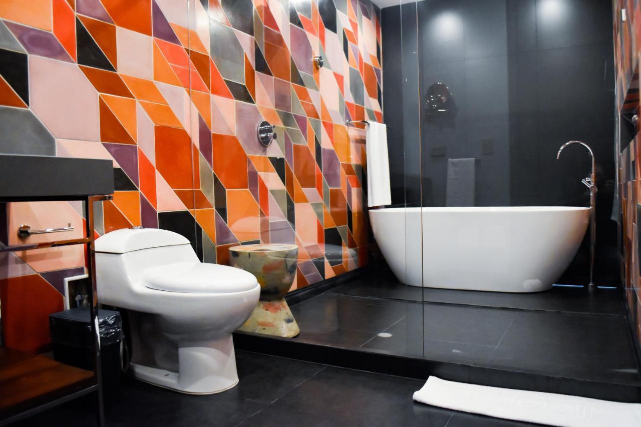 Hotel V1501 ปัสโต ภายนอก รูปภาพ Bathroom