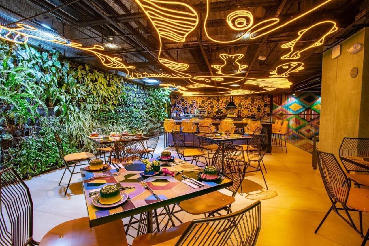 Hotel V1501 ปัสโต ภายนอก รูปภาพ Interior of the restaurant in 2018